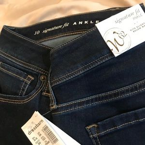 Dressbarn Signature Jean Leggings